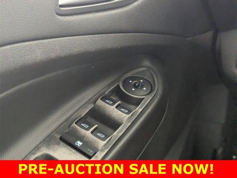 Used 2017 Ford Escape SE image 15