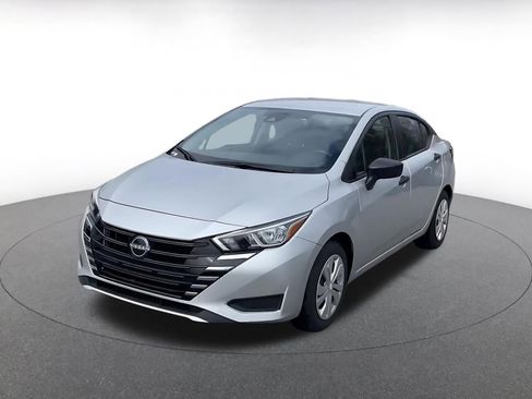 Used 2024 Nissan Versa S image 4