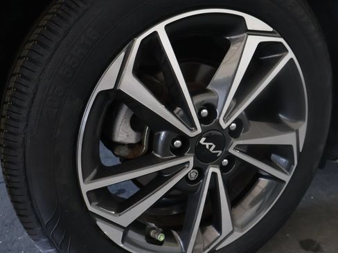 Used 2024 Kia Forte LXS w/ LXS Technology Package FWD image 32