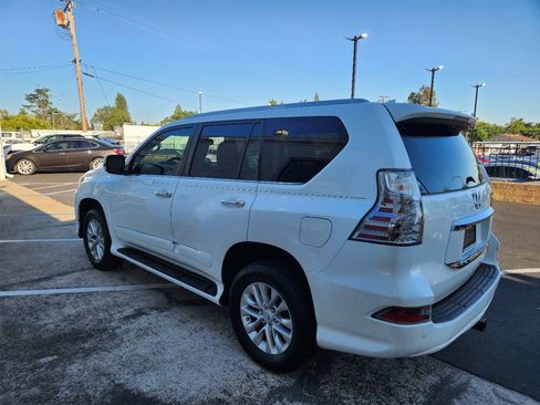 Used 2017 Lexus GX 460 Premium w/ Premium Package AWD/4WD image 2