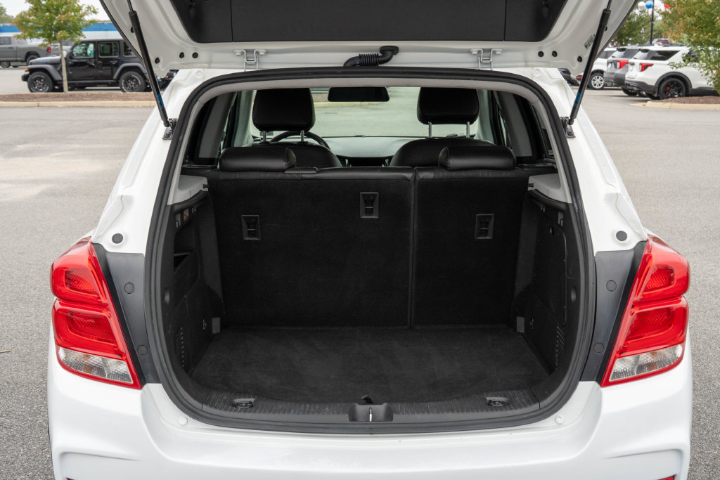 Used 2018 Chevrolet Trax LT w/ LT Convenience Package FWD image 9