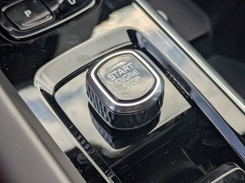 New 2026 Volvo XC60 B5 Ultra w/ Protection Package Premier image 30