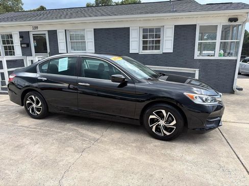 Used 2017 Honda Accord LX image 6