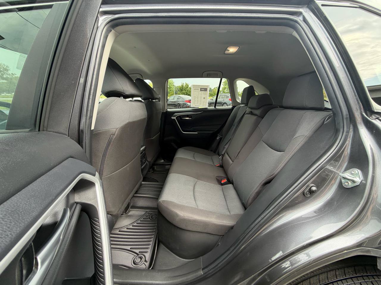 Used 2025 Toyota RAV4 XLE AWD/4WD image 22