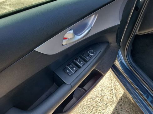 Used 2024 Kia Forte LXS FWD image 10