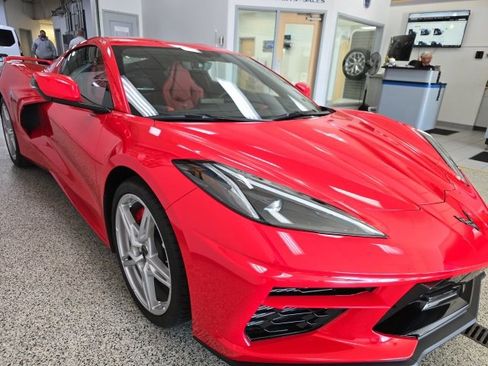 Used 2023 Chevrolet Corvette Stingray Preferred Cpe w/ Z51 Performance Package image 3