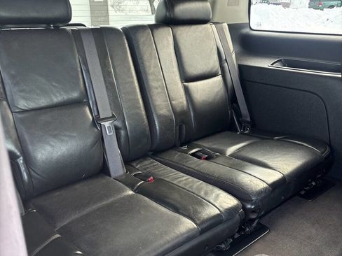 Used 2008 Cadillac Escalade Base AWD 4dr SUV image 24