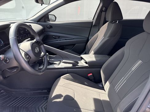 Certified 2025 Hyundai Elantra Sport FWD image 18