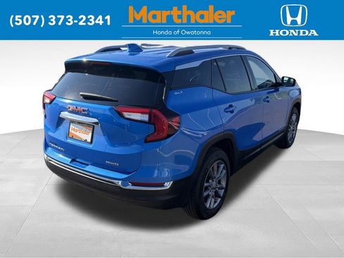 Used 2024 GMC Terrain SLT AWD/4WD image 5