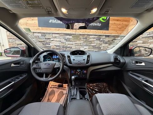 Used 2017 Ford Escape SE image 16