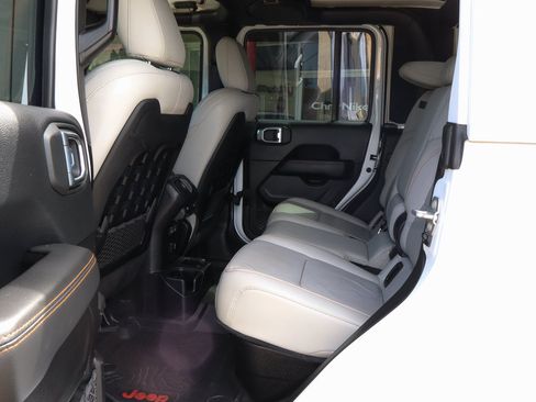 Used 2021 Jeep Gladiator Mojave AWD/4WD image 8