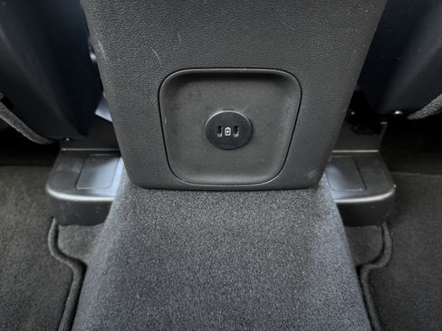 Used 2025 Ford Escape ST-Line w/ Tech Pack #1 FWD image 23