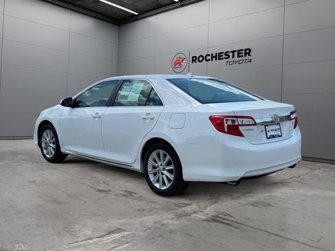 Used 2012 Toyota Camry XLE FWD image 3
