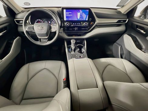 Used 2026 Toyota Highlander XLE AWD/4WD image 29