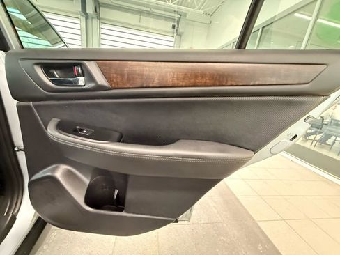 Used 2017 Subaru Outback 3.6R Limited image 43