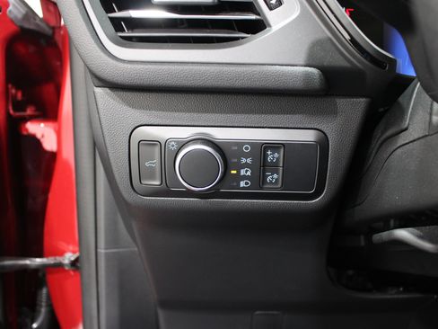 Used 2024 Ford Escape ST-Line w/ Tech Pack #1 FWD image 9