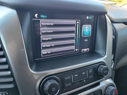 Certified 2020 Chevrolet Tahoe LT w/ RST Edition image 25