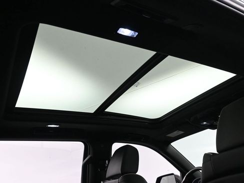 Used 2023 Cadillac Escalade ESV Premium Luxury image 20