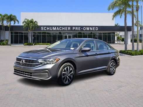 Used 2024 Volkswagen Jetta S image 3