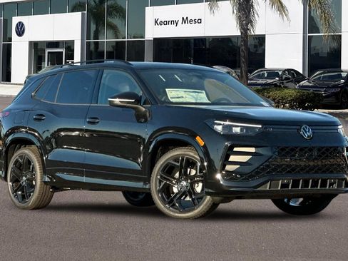 New 2026 Volkswagen Tiguan SE R-Line FWD image 2