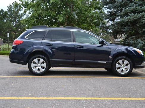 Used 2012 Subaru Outback 2.5i Premium w/ All-Weather Pkg image 8