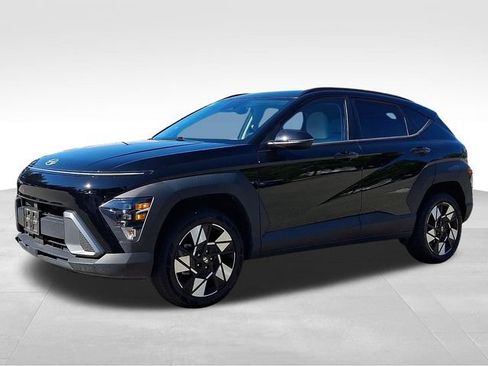 Used 2024 Hyundai Kona SEL AWD/4WD image 3