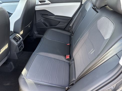 Certified 2025 Volkswagen Taos SE image 6