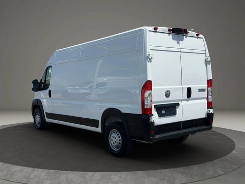 Used 2025 RAM ProMaster 2500 w/ Convenience Group FWD image 4
