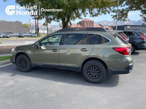 Used 2018 Subaru Outback 2.5i Premium AWD/4WD image 1