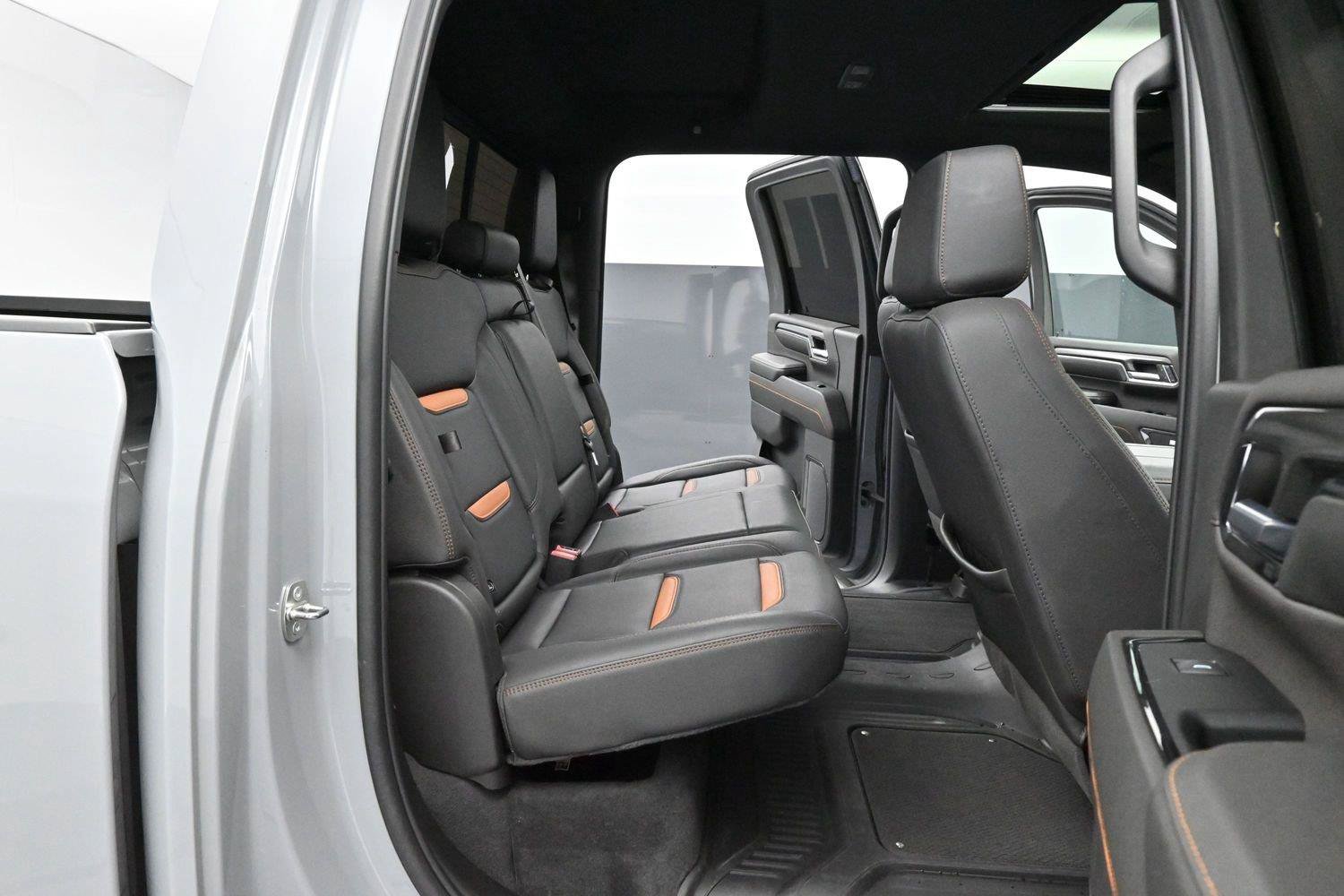Used 2024 GMC Sierra 2500 AT4 w/ AT4 Premium Plus Package AWD/4WD image 32