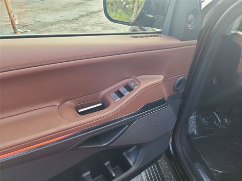 New 2026 Lincoln Navigator Reserve AWD/4WD image 11