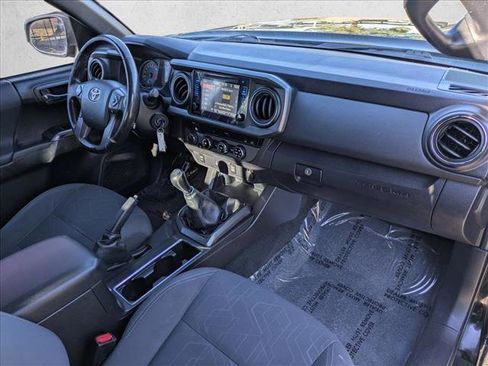 Used 2016 Toyota Tacoma TRD Off-Road image 19