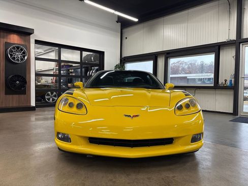 Used 2006 Chevrolet Corvette Coupe w/ Preferred Equipment Group image 20