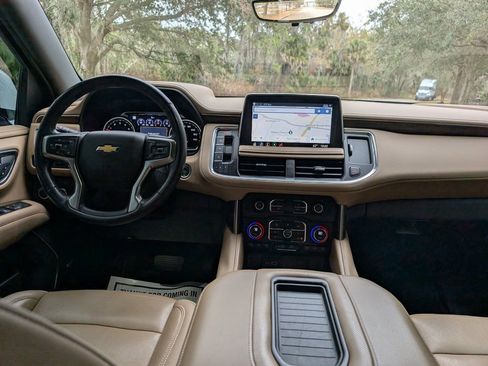 Used 2021 Chevrolet Suburban Premier image 14