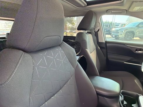 Used 2021 Toyota RAV4 XLE w/ Convenience Package AWD/4WD image 26