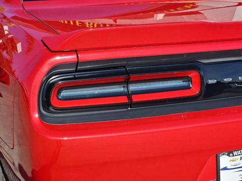 Used 2015 Dodge Challenger R/T Plus image 40