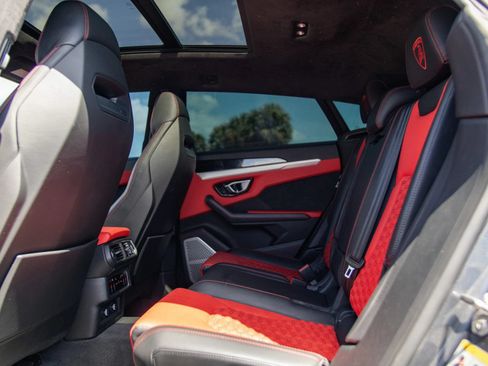 Used 2019 Lamborghini Urus AWD/4WD image 38