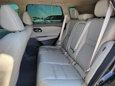 Used 2023 Nissan Rogue SL w/ SL Premium Package image 16