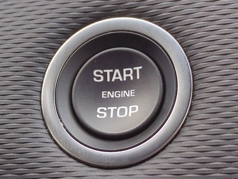 Used 2025 Land Rover Discovery Sport Dynamic SE image 29