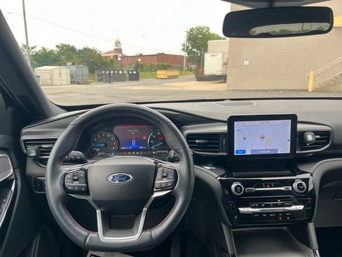 Used 2024 Ford Explorer ST-Line w/ Class IV Trailer Tow Package AWD/4WD image 14