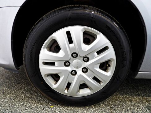 Used 2018 Dodge Grand Caravan SE FWD image 17