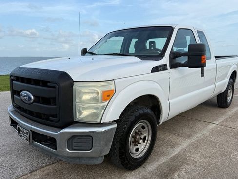 Used 2011 Ford F250 XL w/ PWR Equipment Group RWD image 1
