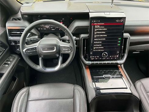 Used 2025 GMC Yukon XL Denali image 13