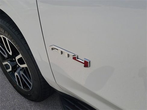 Used 2022 GMC Yukon AT4 w/ Technology Package image 11