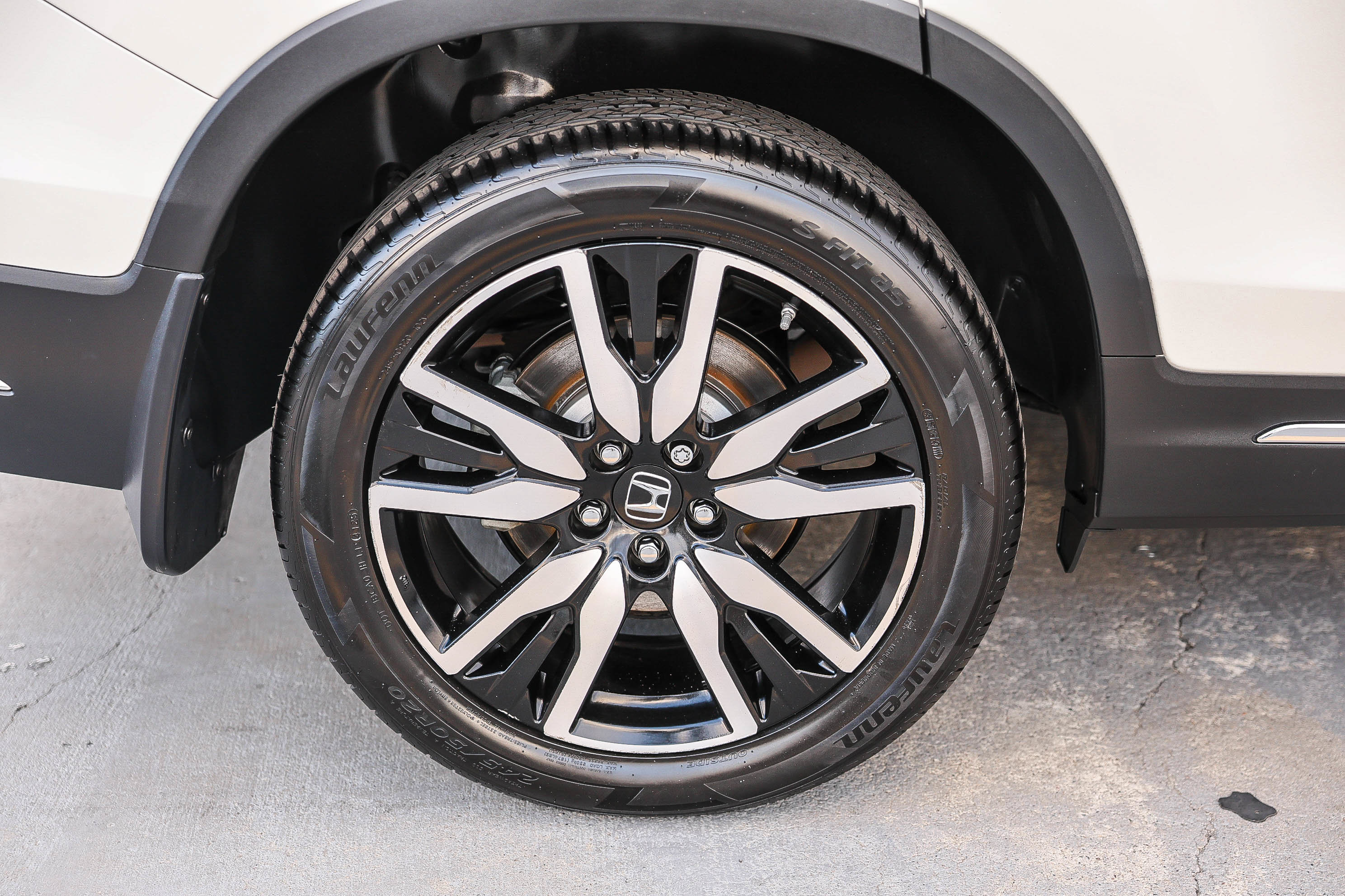 Certified 2019 Honda Pilot Touring image 34