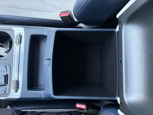 Used 2025 Kia Carnival SX w/ SX Dark Edition Package FWD image 18