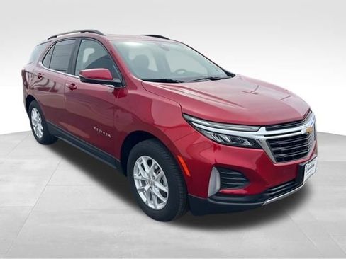 Used 2023 Chevrolet Equinox LT image 3