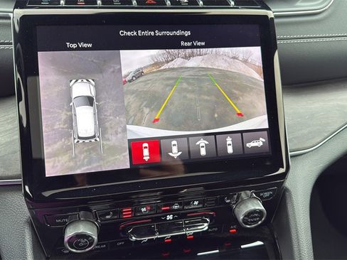 Used 2022 Jeep Grand Cherokee Overland w/ Advanced Protech Group III image 31