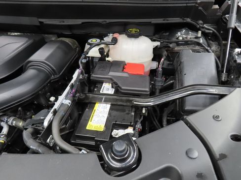 Used 2024 Chevrolet Traverse RS image 30