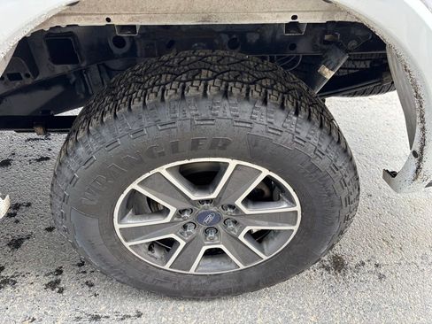 Used 2017 Ford F150 XLT w/ Equipment Group 302A Luxury image 7